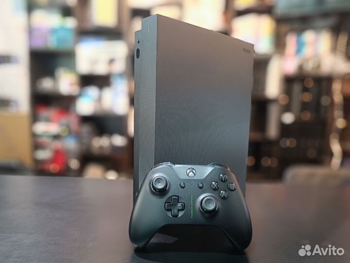 Игровая приставка Xbox One X 1TB Б/У