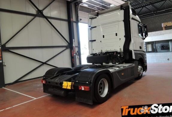 Pазбираем грузовик Mercedes-Benz Actros mpiv с 201