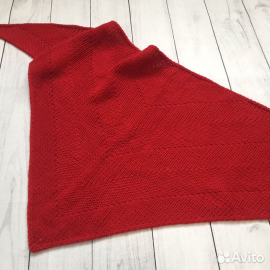 Вязаные платки (красный, голубой, черно-зеленый)