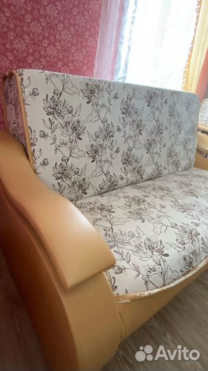 Продам диван с креслом