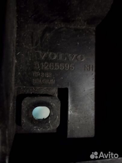 Кронштейн бампера 31265595