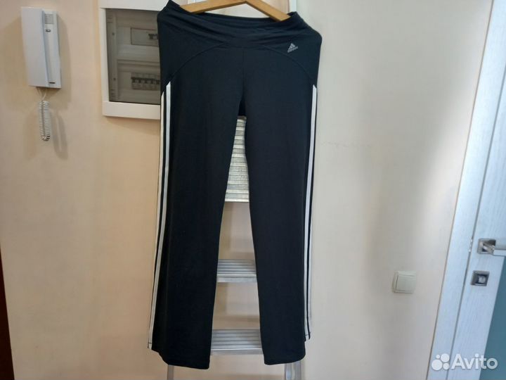Спортивные штаны фирмы Adidas 44 размера
