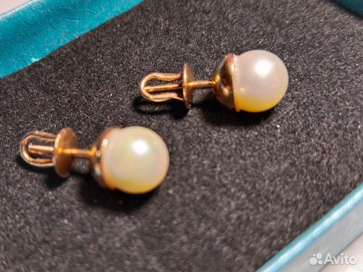 Золотые серьги на винтах с жемчугом 583