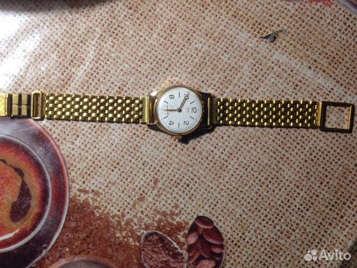 Часы позолоченные