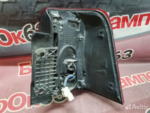 Фонарь задний левый Toyota Land Cruiser