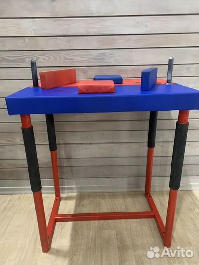 Стол для армрестлинга.Аренда