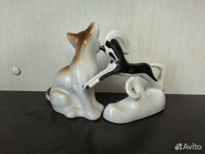 Фарфоровая статуэтка