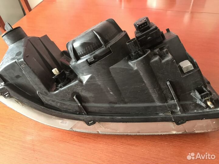 Продаю фару ленд ровер фрилендер