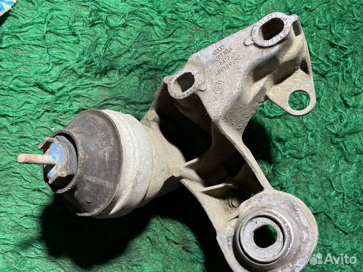 Опора двигателя передняя правая в сборе audi a6c5