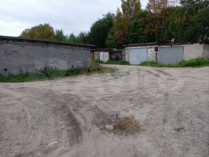 Гараж, > 30 м²