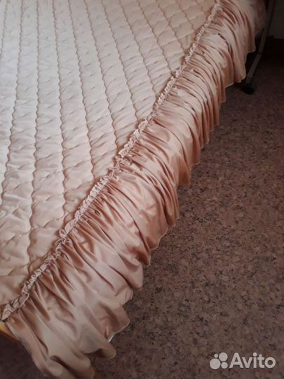 Покрывало на кровать на синтепоне