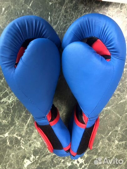 Боксерские перчатки 