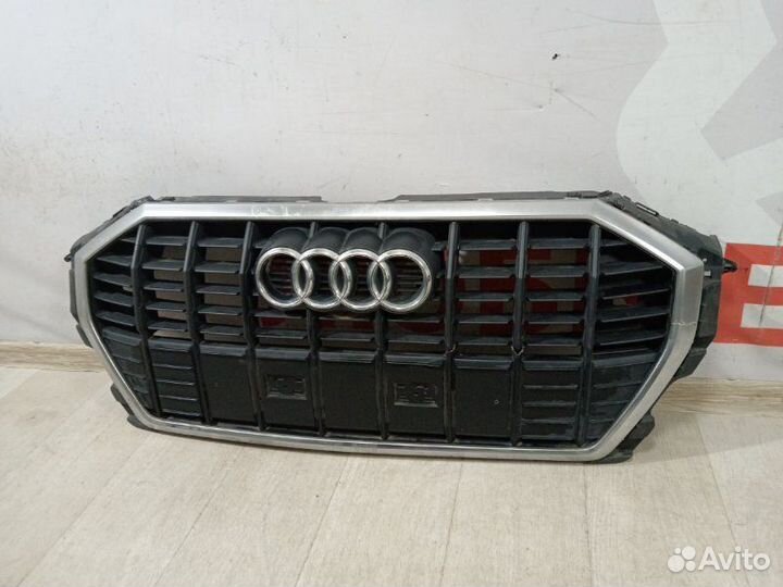 Решетка радиатора Audi Q3 F3 2019-2020