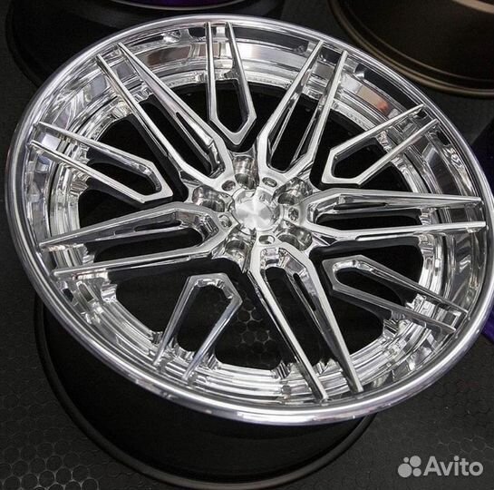 Кованые диски GT Forged R22 на Lamborghini Urus