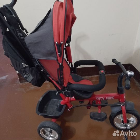 Детский велосипед с ручкой