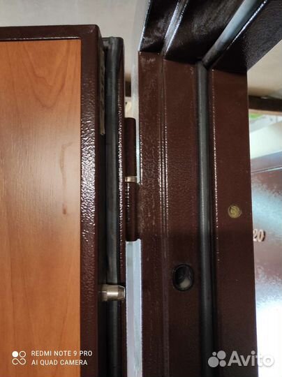 Дверь входная металлическая