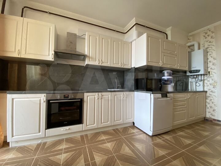 2-к. квартира, 79,6 м², 10/14 эт.