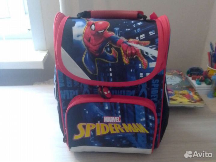 Школьный рюкзак