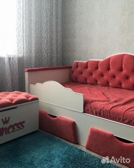 Детская кровать диван с каретной стяжкой