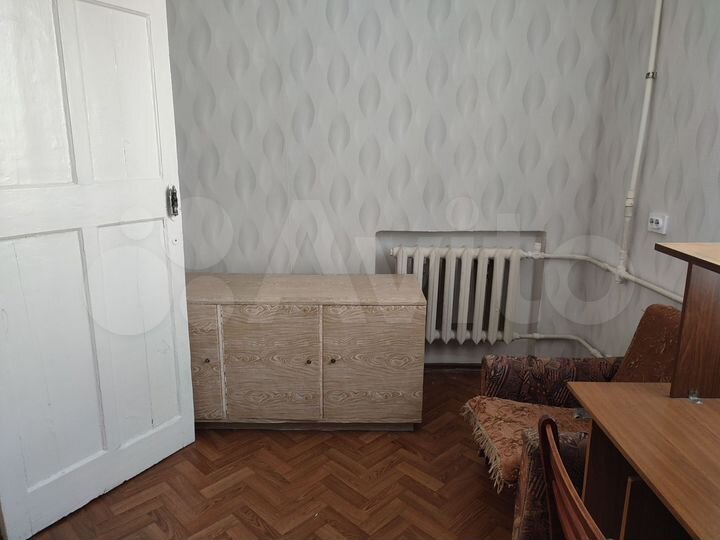 Комната 32 м² в 3-к., 2/4 эт.