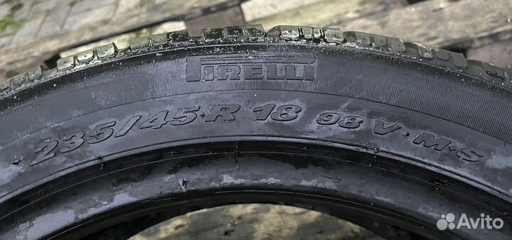Pirelli Sottozero Winter 240 235/45 R18