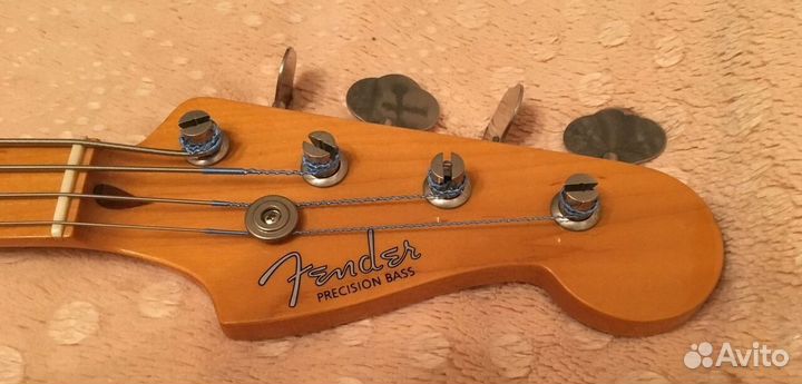 Бас-гитара Fender precision japan