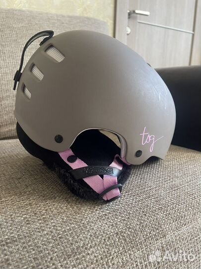 Шлем горнолыжный женский