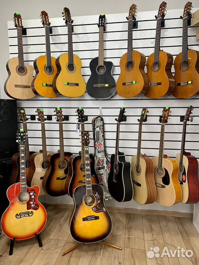 Акустическая гитара Gibson - реплика