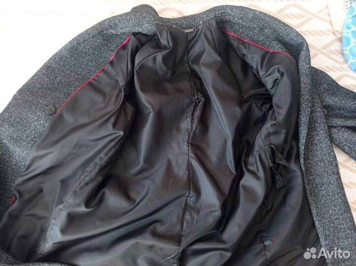 Шерстяное пальто бренда pompa