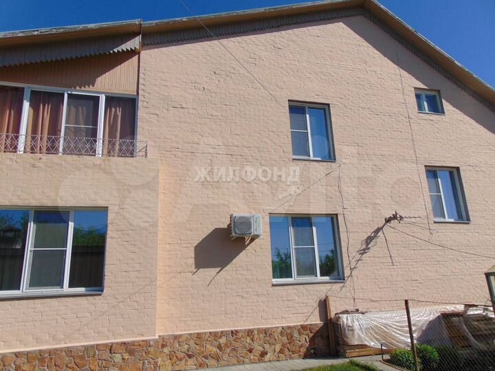 Коттедж 295,4 м² на участке 9 сот.