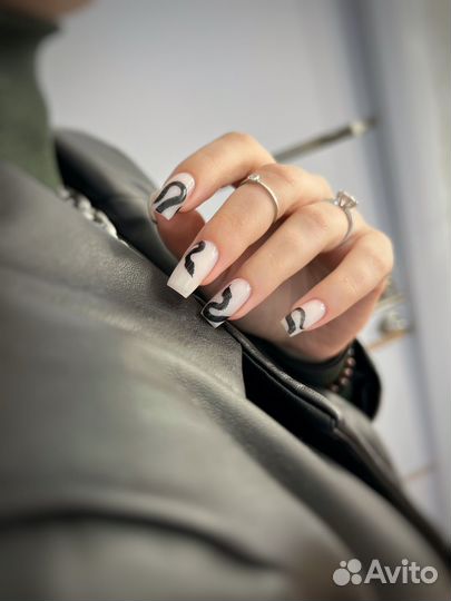 Маникюр и педикюр