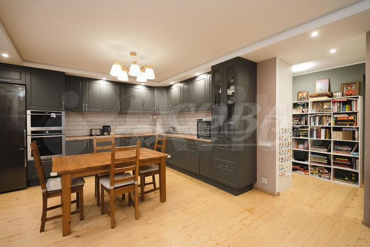 2-к. квартира, 55 м², 9/9 эт.