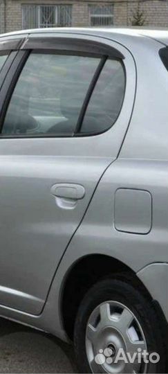 Ветровик задний левый Toyota platz