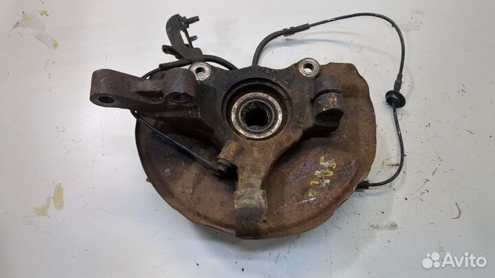 Ступица (кулак, цапфа) левая передняя Jeep Patriot 2010, 2011