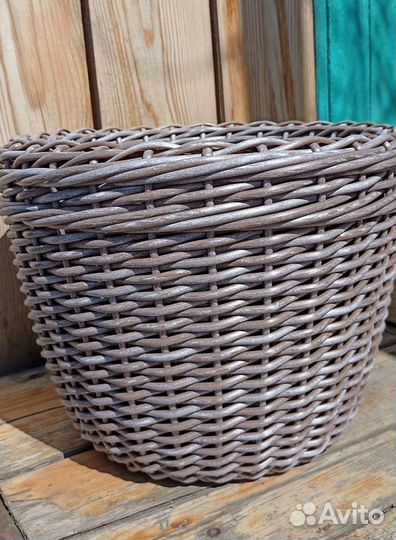 Кашпо для дачи из ротанга
