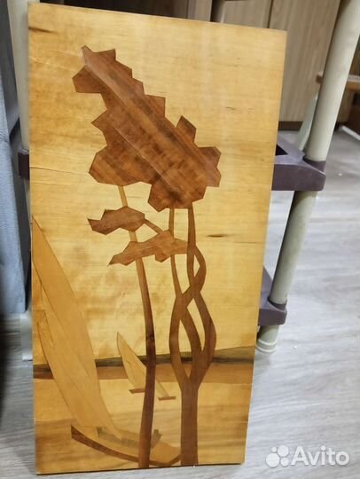 Резное панно из дерева
