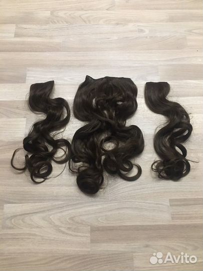 Волосы на заколках