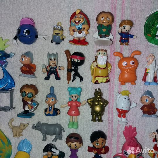 Игрушки из киндера пакетом