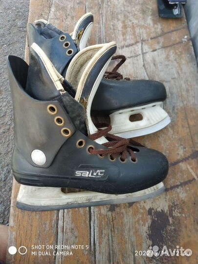 Коньки хоккейные