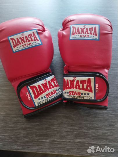 Боксерские перчатки 10 oz