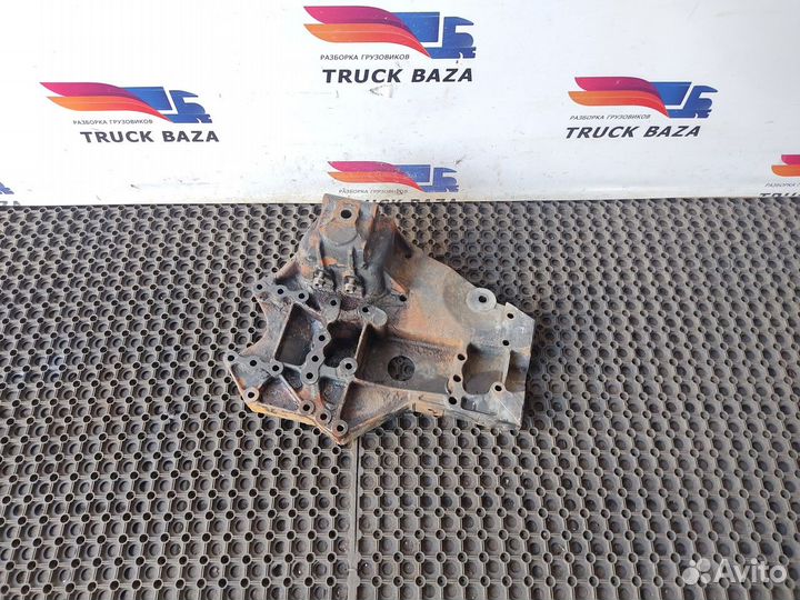 81413130008 Кронштейн рессоры передней правый