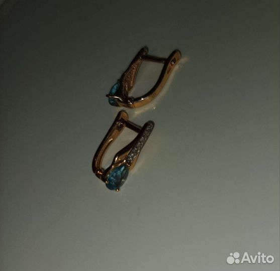 Золотые серьги 585 пробы с топазами