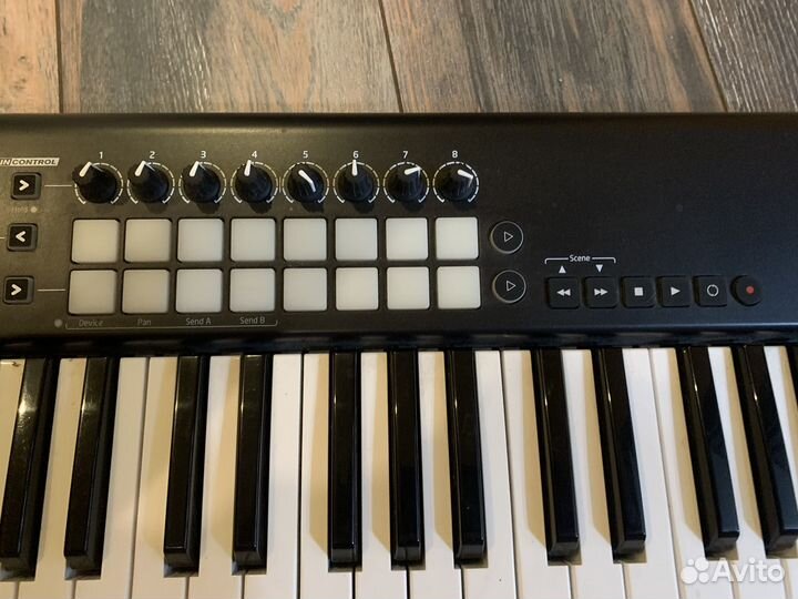 Midi клавиатура Novation launchkey 61 mk2