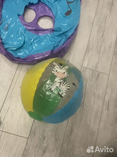 Надувной круг для плавания