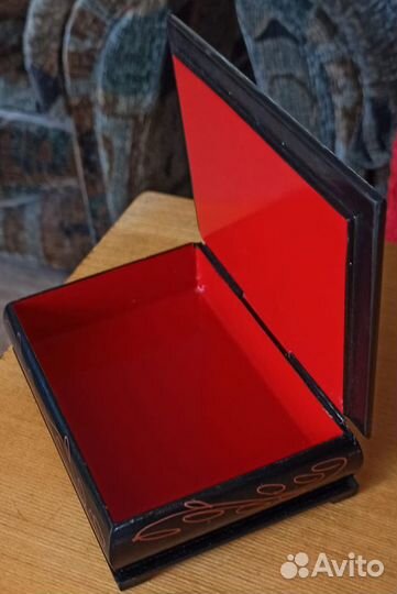 Сувениры, шкатулки из Питера, керамика