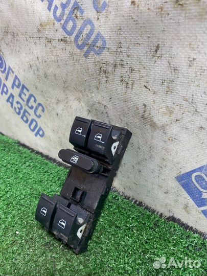 Блок управления стеклоподъемниками передний левый