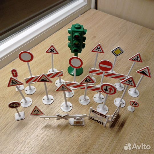 Дорожные знаки игрушки