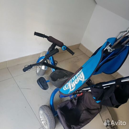 Детский велосипед с ручкой