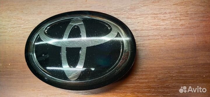 Эмблема под дистроник Toyota Camry 70 18-21