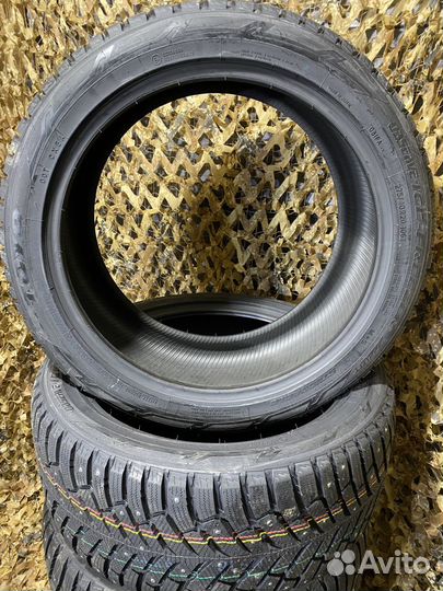 Toyo Observe Ice-Freezer 275/40 R20 106T